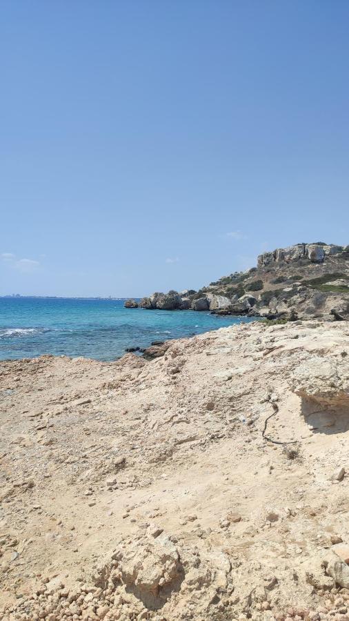 Fantastic 4 Cyprus First Line Beachfront Boghaz Exterior foto